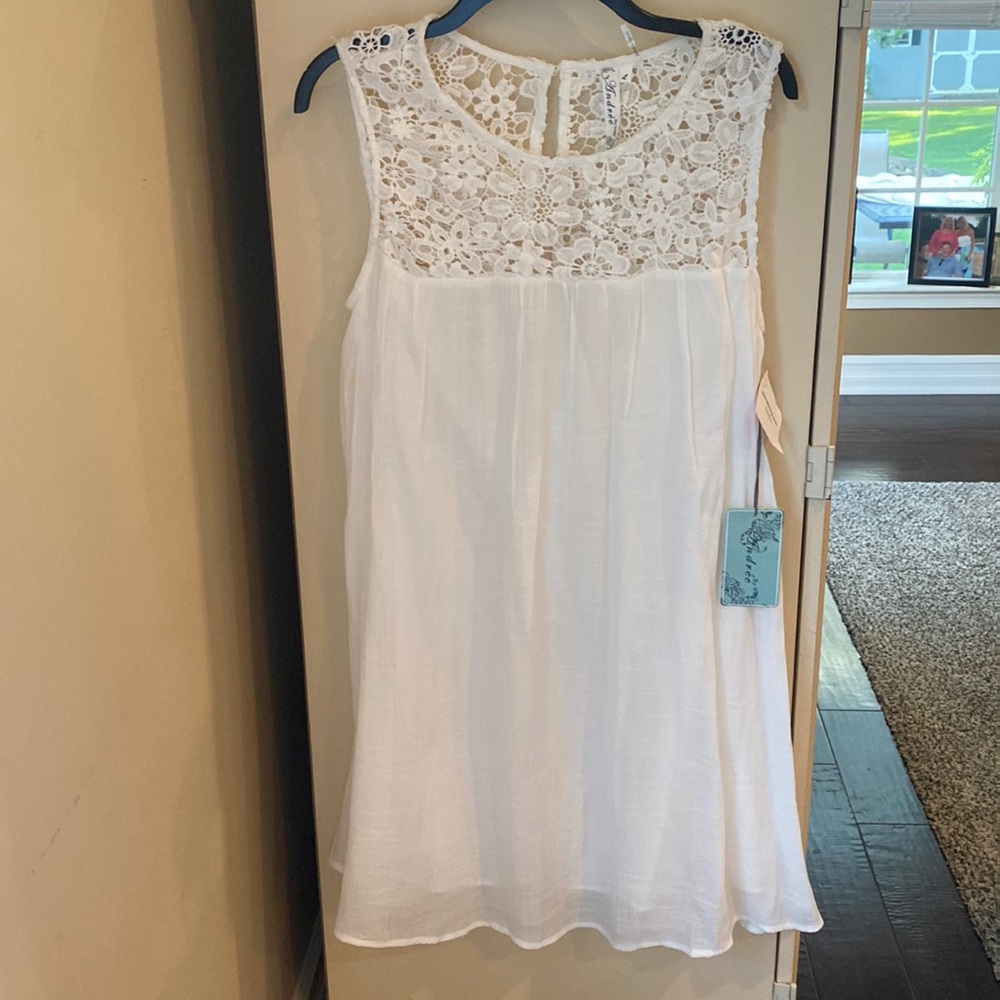 Women’s White Gauze/flowered cut out dress
